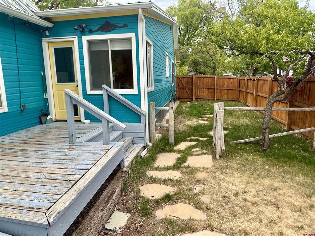 1127 S 3rd Street Montrose CO 81401