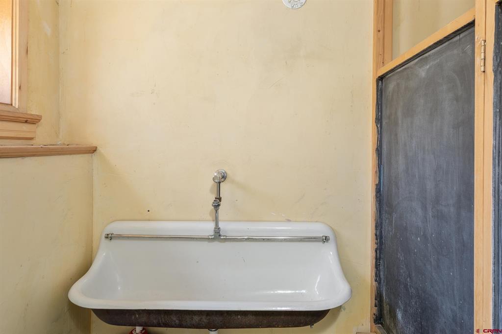 5 S Glasgow Avenue Rico CO 81332