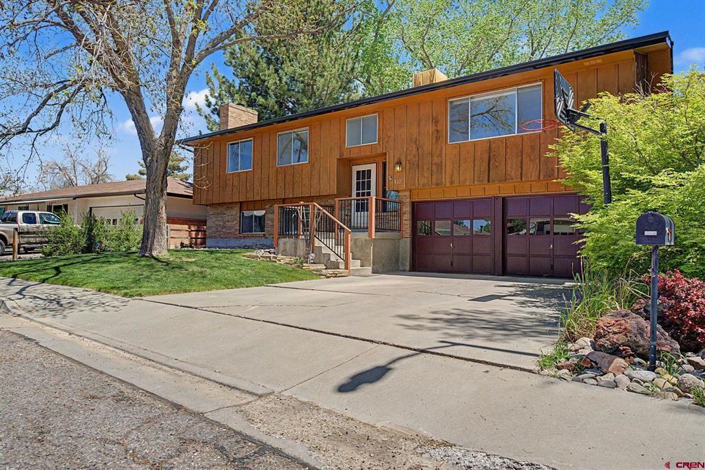 1227 Sherwood Drive Montrose CO 81401
