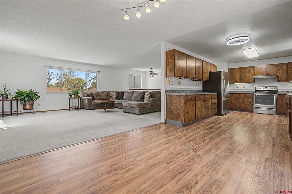 1227 Sherwood Drive Montrose CO 81401