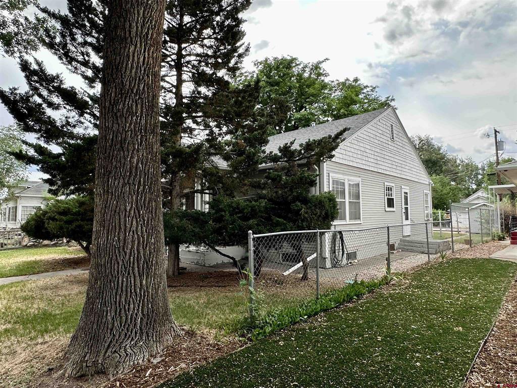 729 N 2nd Street Montrose CO 81401