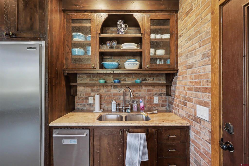 667 Soaring Eagle Court Chromo CO 81128