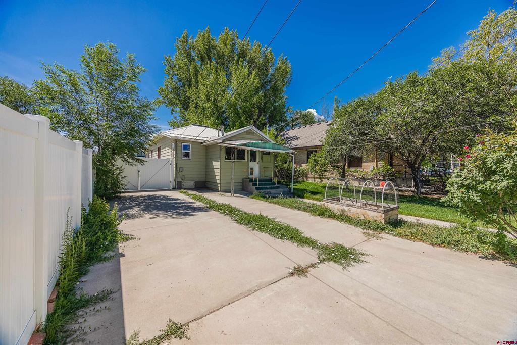615 S 3rd Street Montrose CO 81401