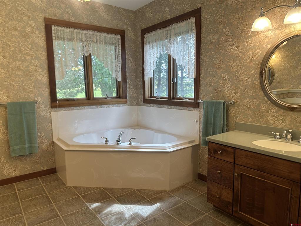 15090 6050 Road Montrose CO 81403