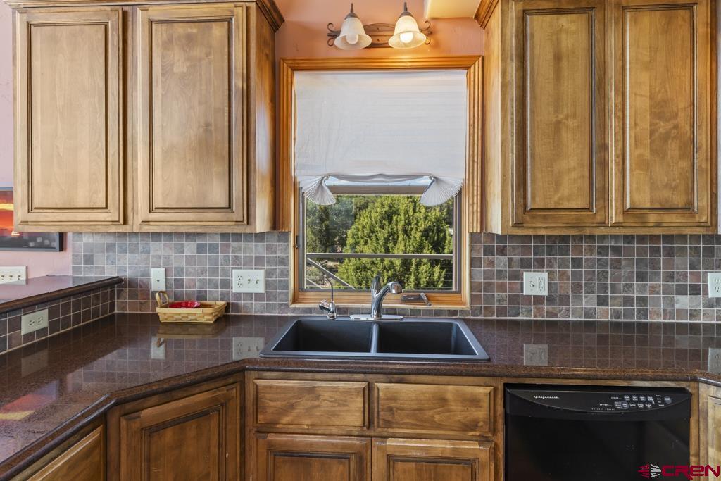 61651 V61 Trail Montrose CO 81403