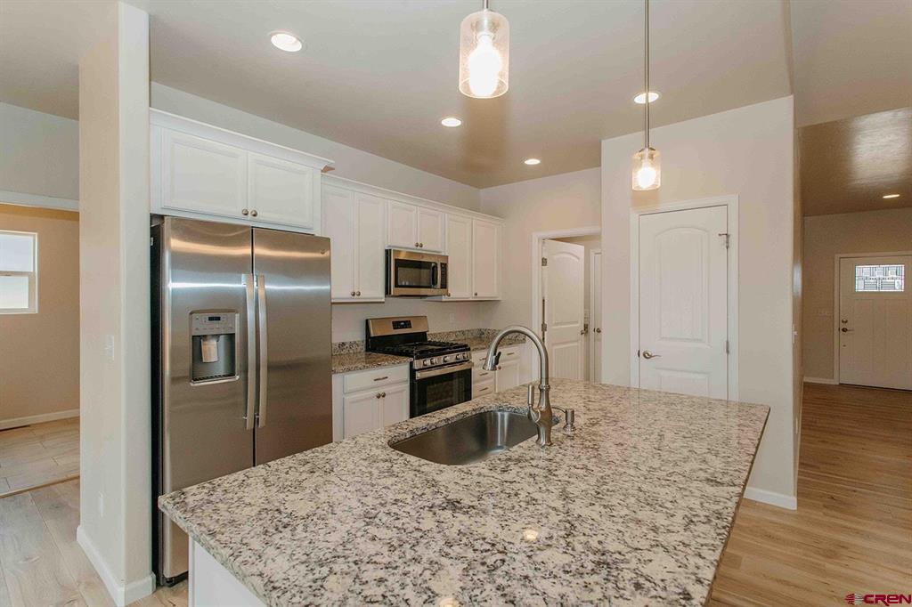 1423 Fivemile Creek Avenue Montrose CO 81401