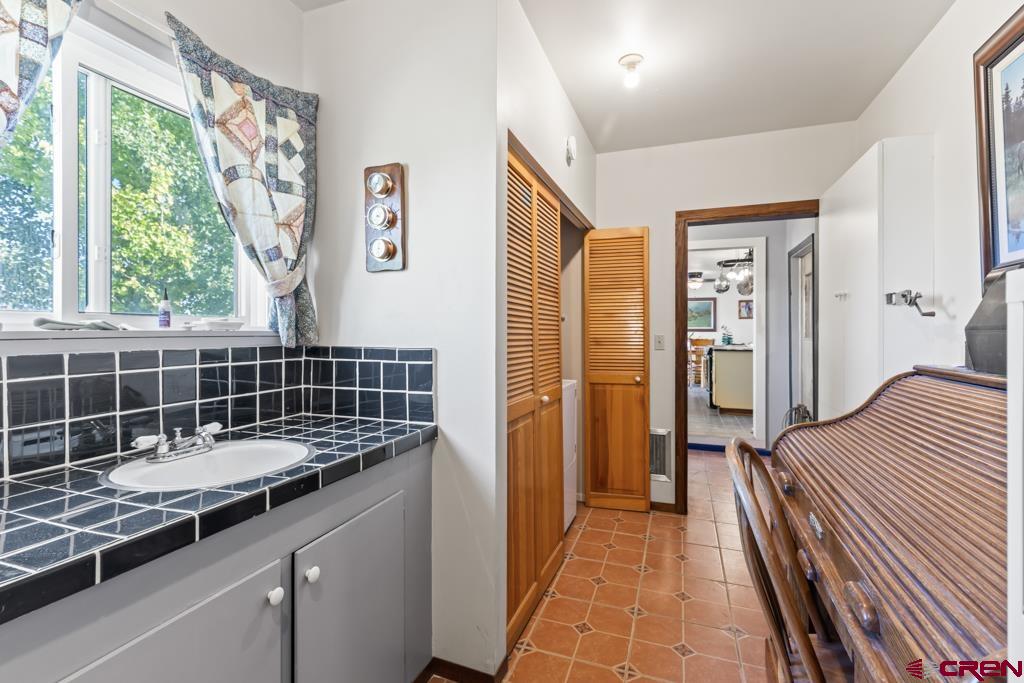 15567 6282 Road Montrose CO 81403