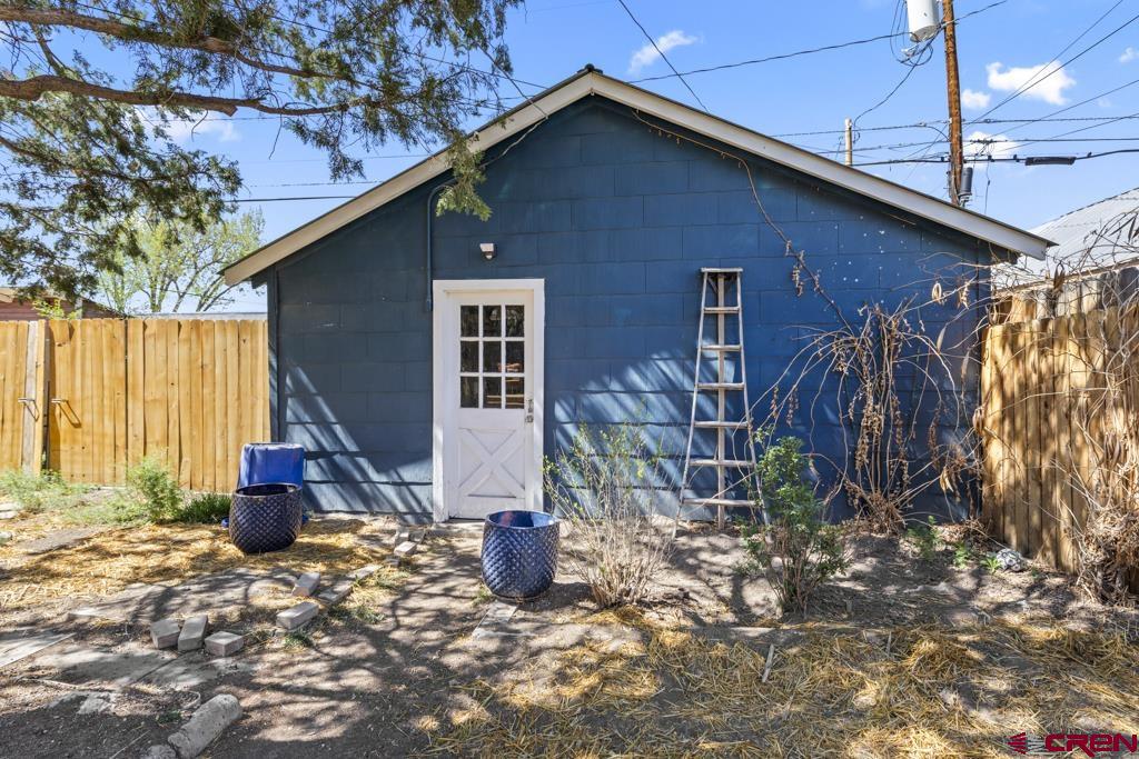 715 S 2nd Montrose CO 81401