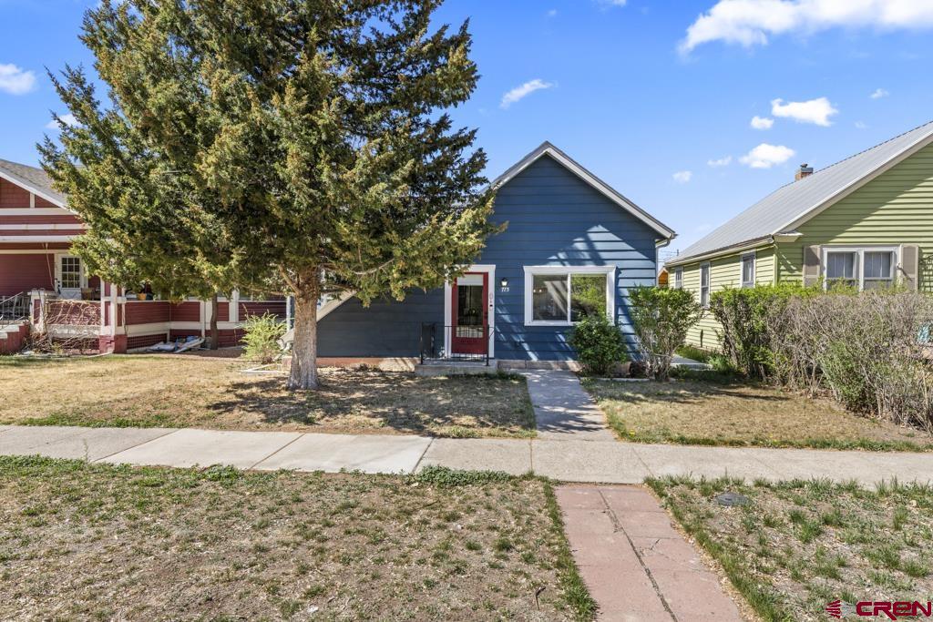 715 S 2nd Montrose CO 81401