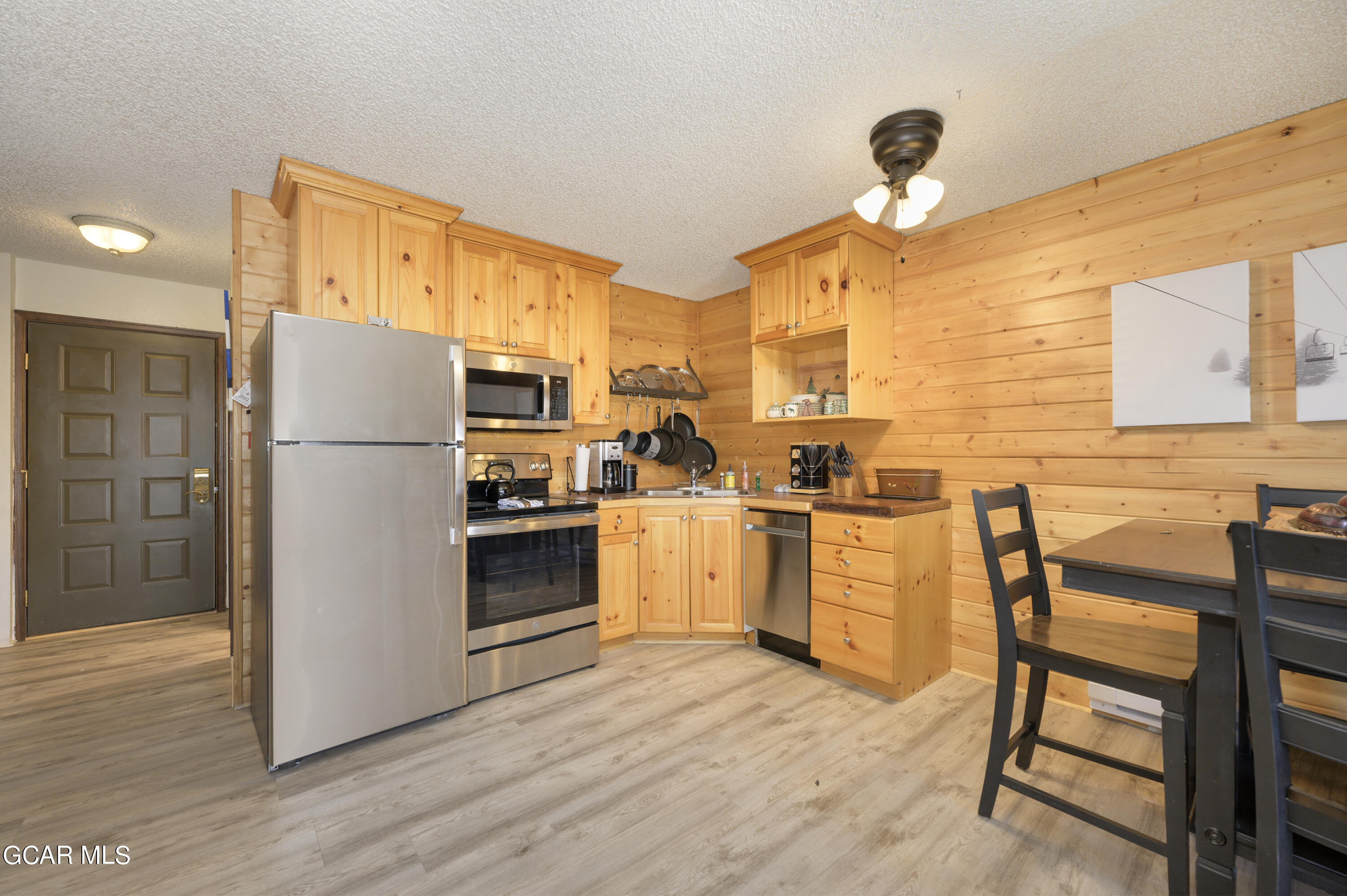 62927 Us Highway 40 (door 547 & 549) Granby CO 80446