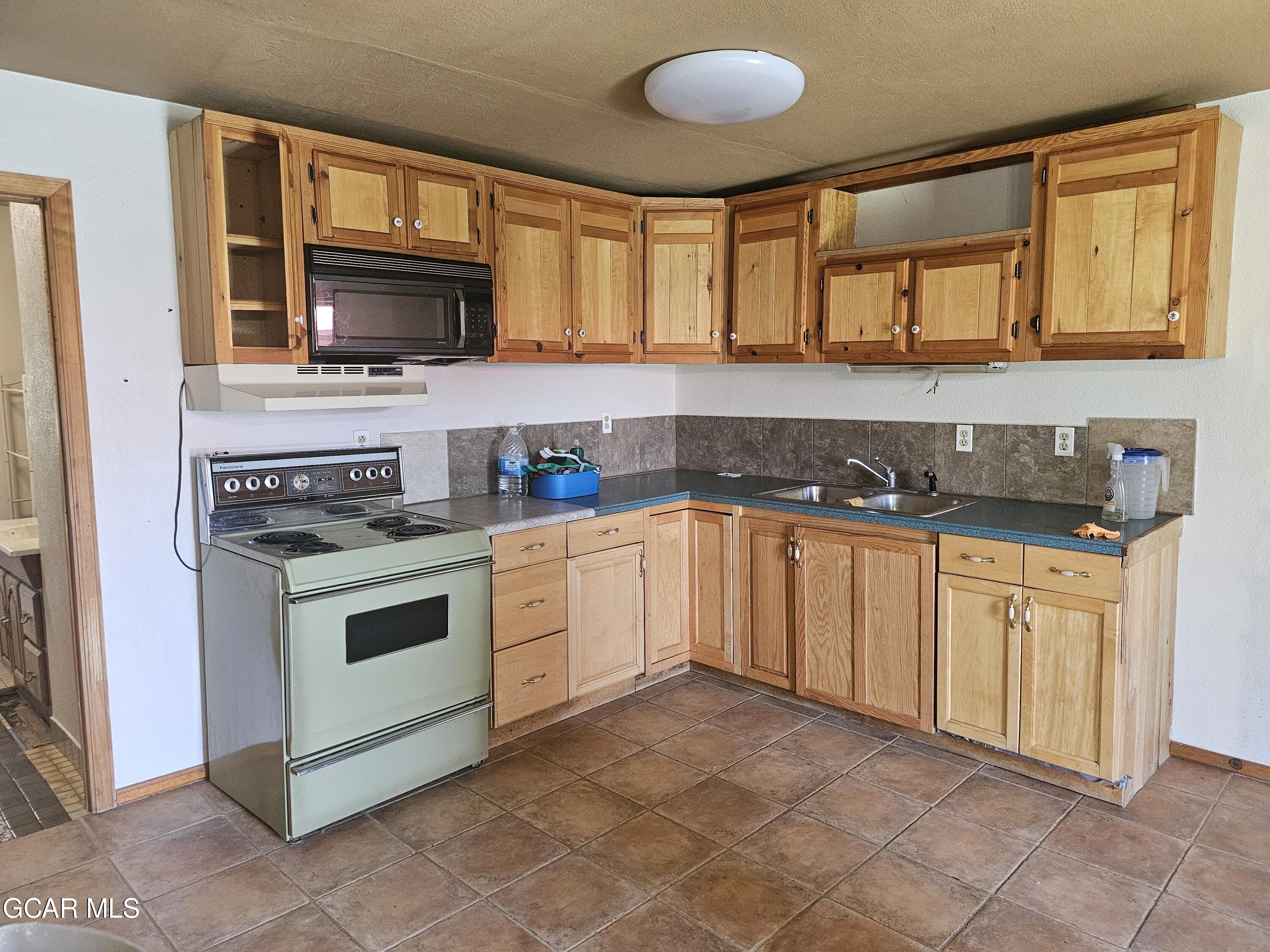 284, 318 GCR 309 Parshall CO 80468