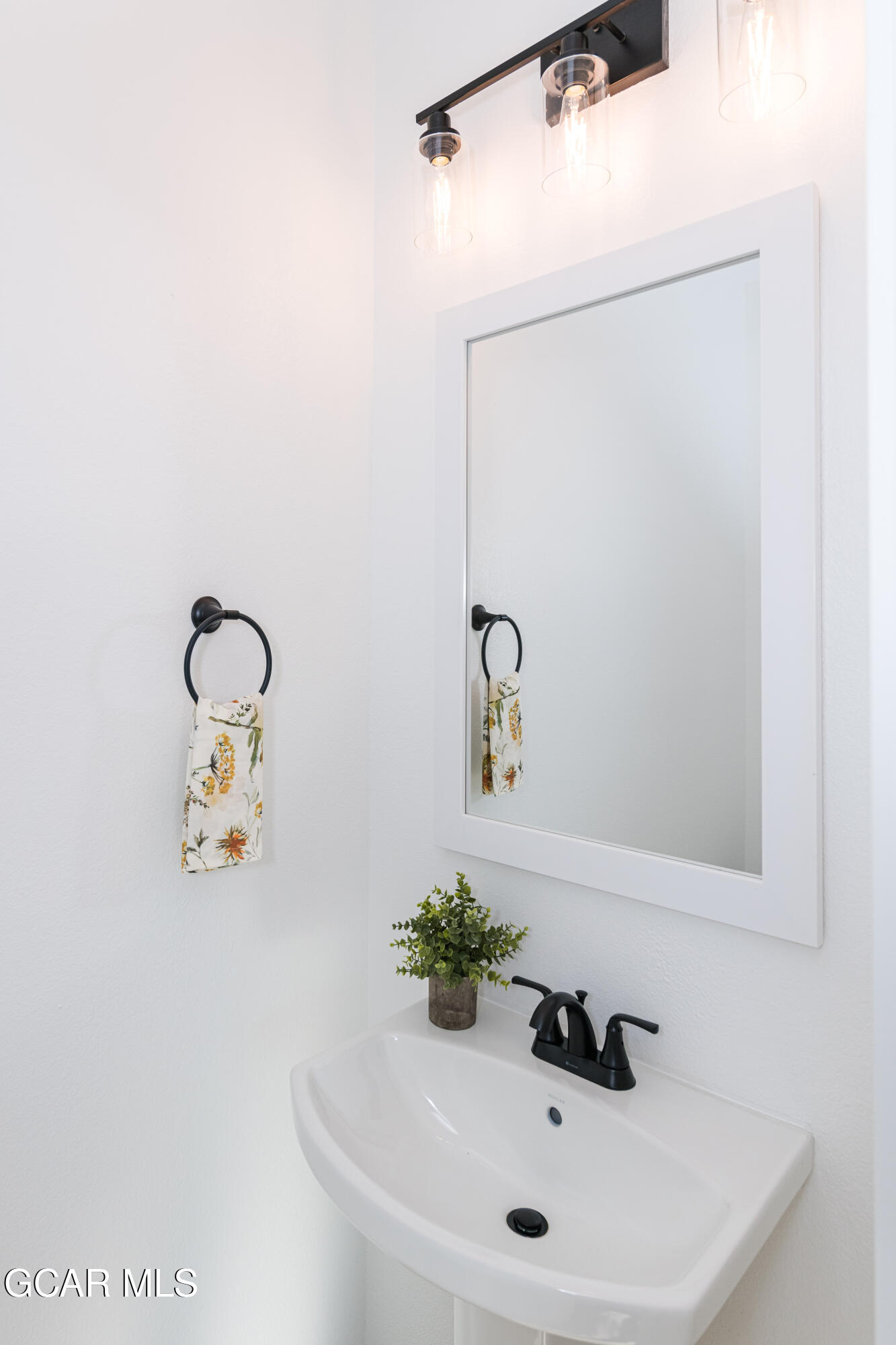 12 Hackamore Granby CO 80446