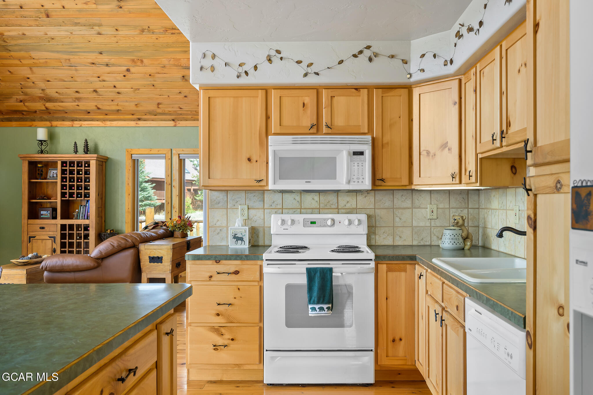 62 GCR 897 Granby CO 80446