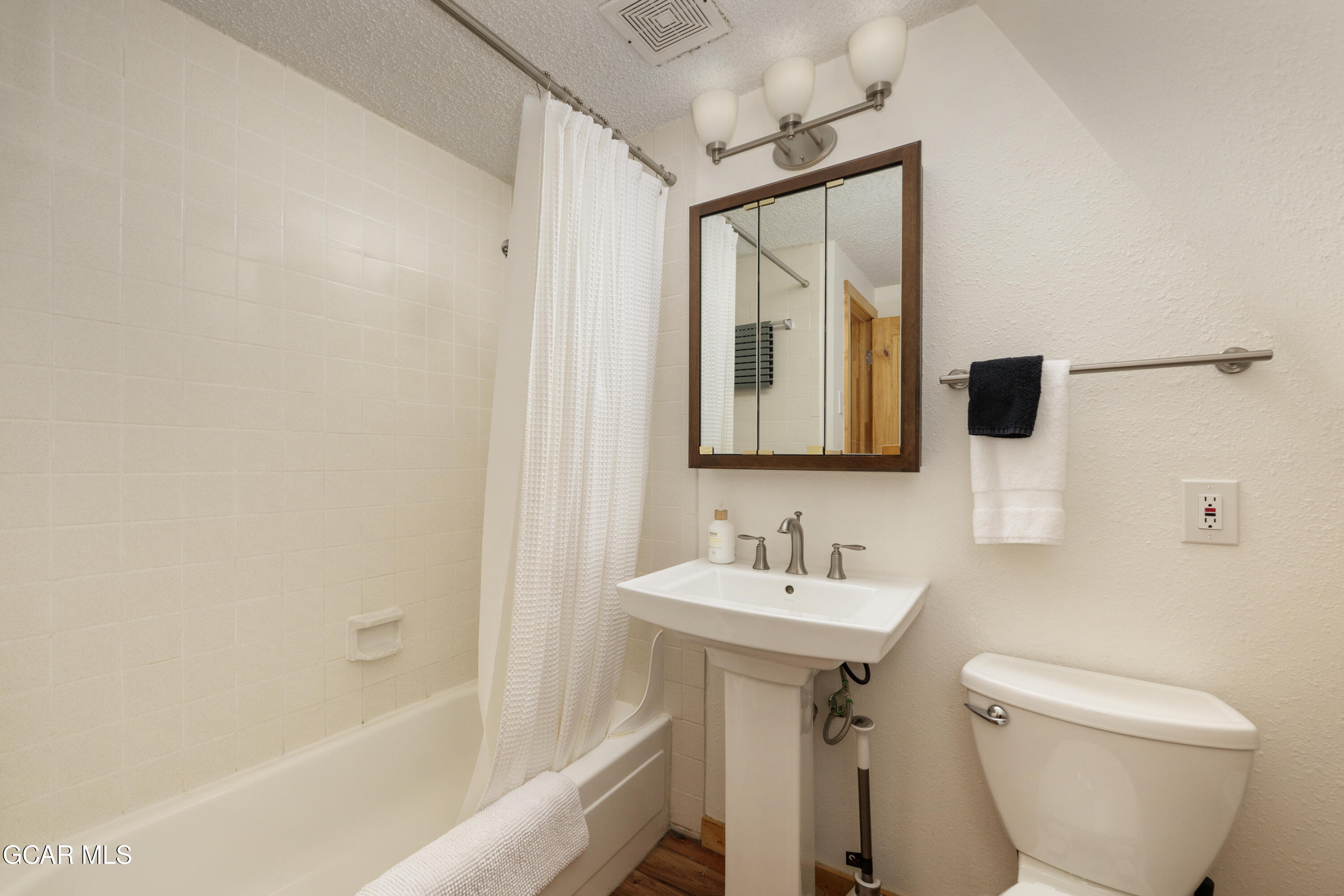 1080 GCR 49 / Western Road Grand Lake CO 80447