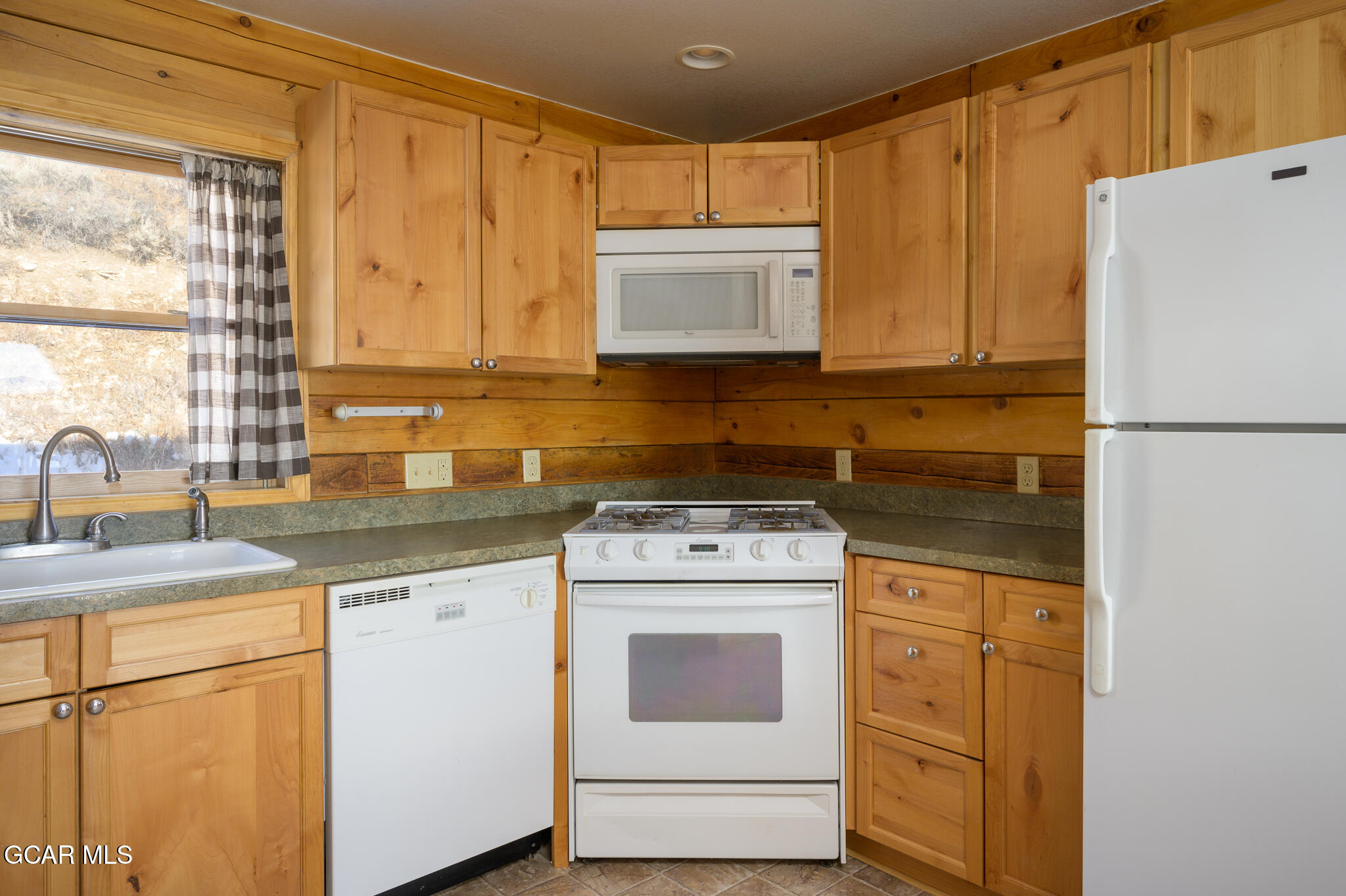 1528 GCR 2416 Kremmling CO 80459