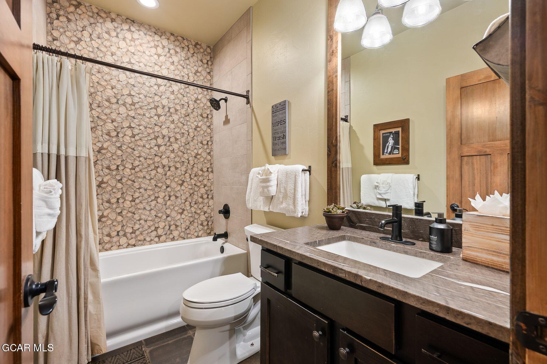 909 Park Avenue Grand Lake CO 80447