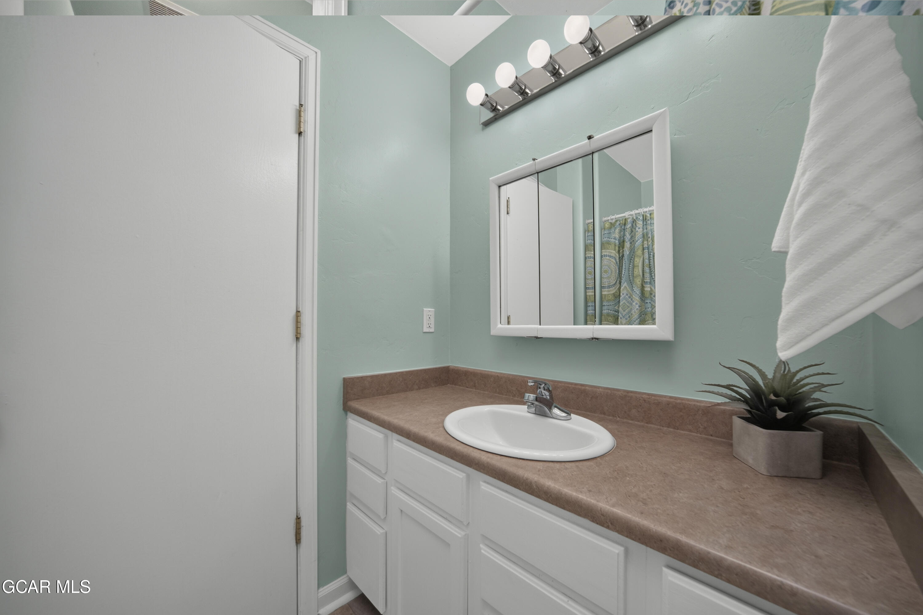 416 East Cedar Avenue Hot Sulphur Springs CO 80451
