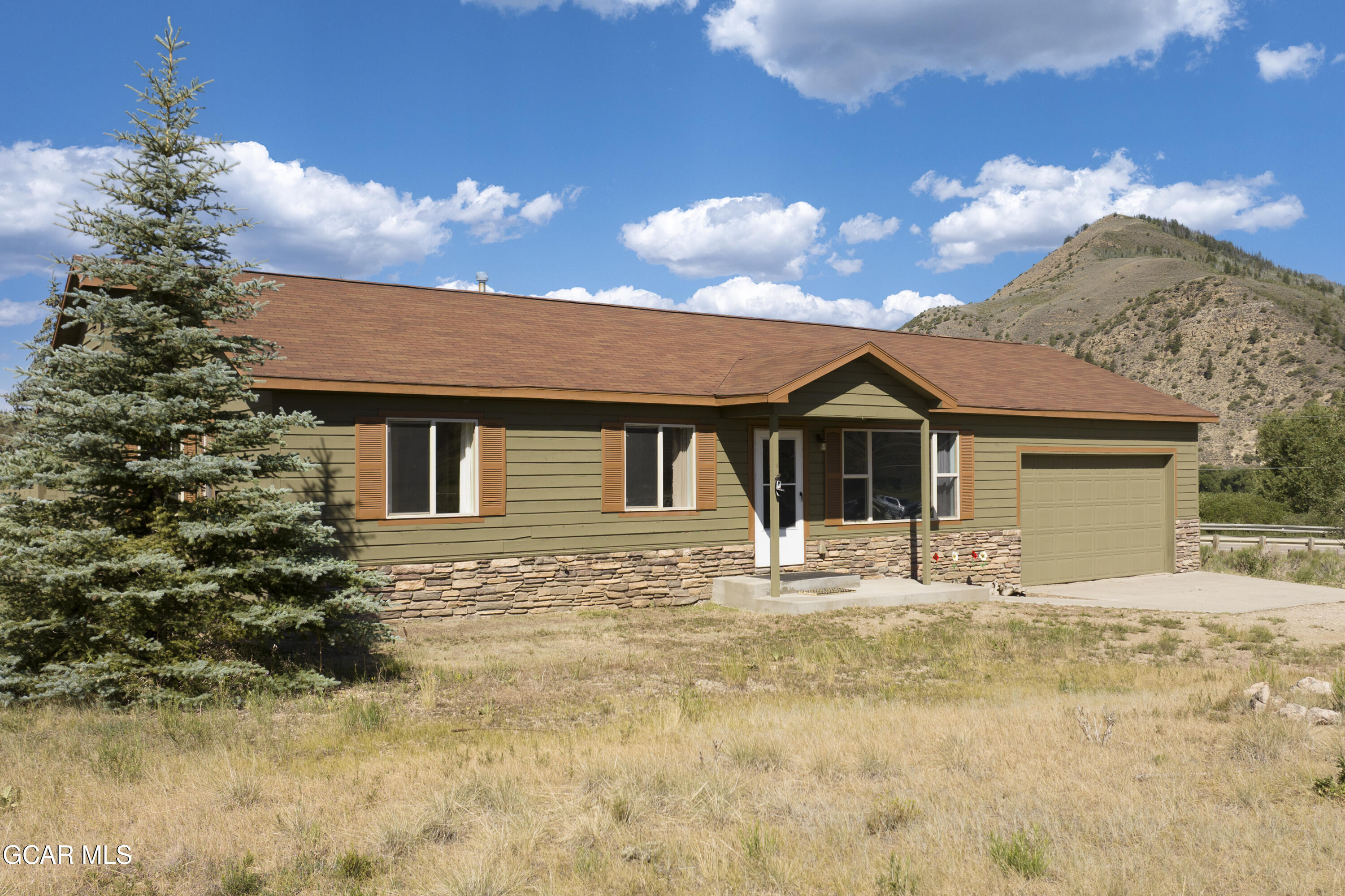416 East Cedar Avenue Hot Sulphur Springs CO 80451