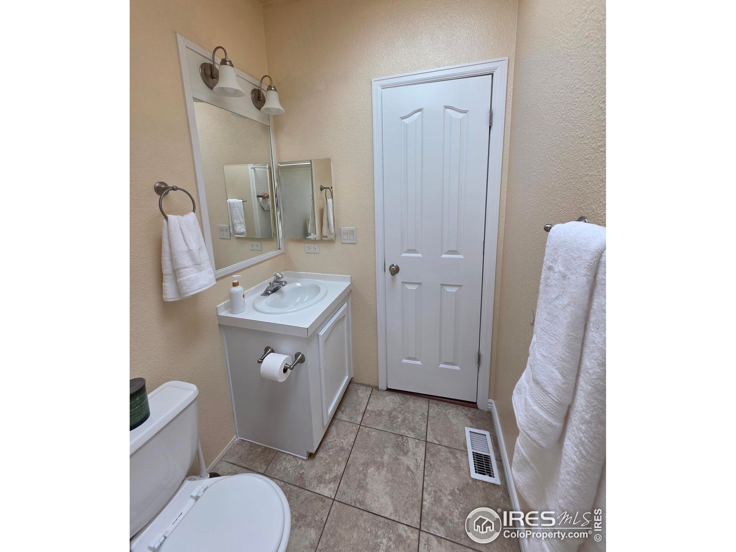 3272 N Rim Longmont CO 80504