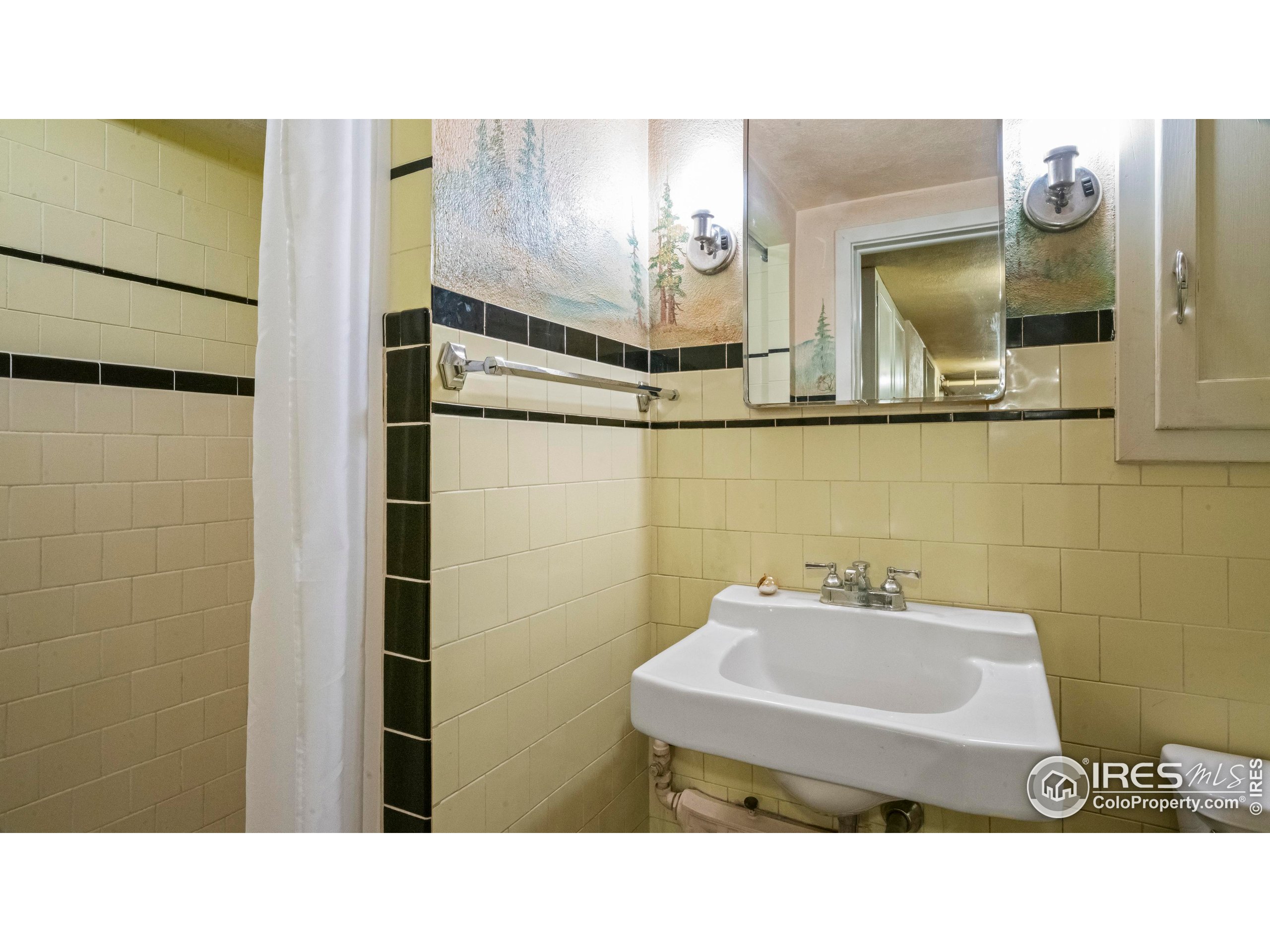 330 S Mckinley Avenue Fort Lupton CO 80621