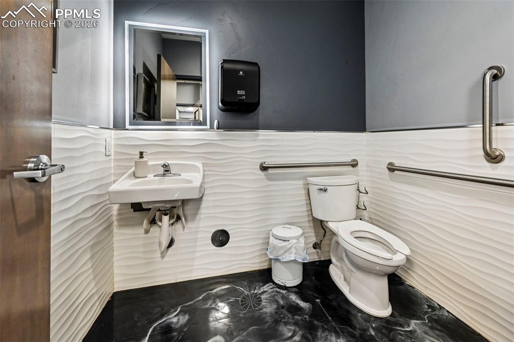 7302 Cole View Colorado Springs CO 80915
