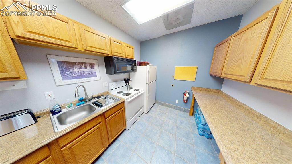 411 Lakewood Circle Colorado Springs CO 80910