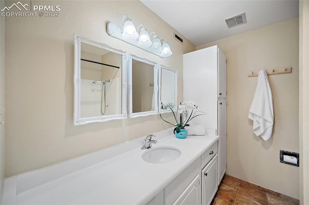 2979 Mesa Road Colorado Springs CO 80904