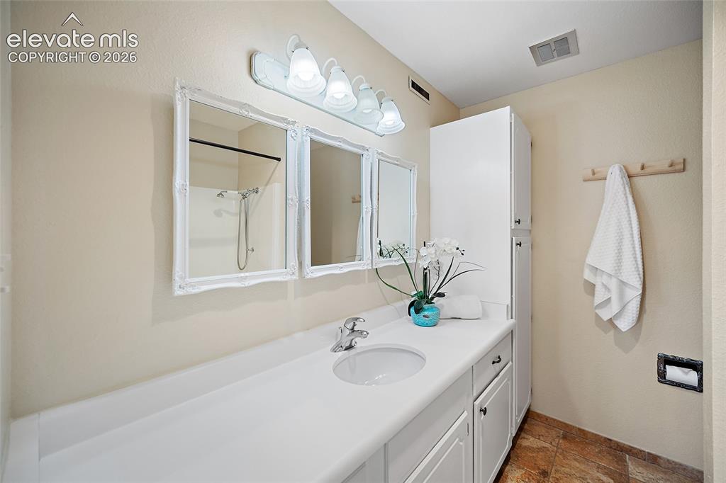 2979 Mesa Road Colorado Springs CO 80904