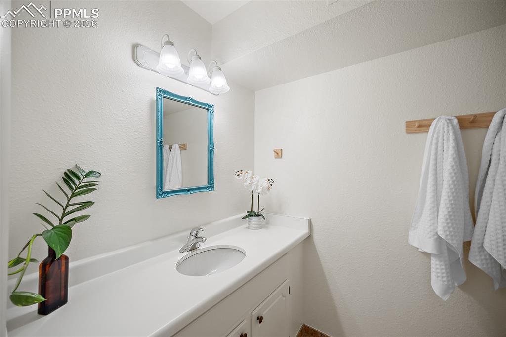 2979 Mesa Road Colorado Springs CO 80904