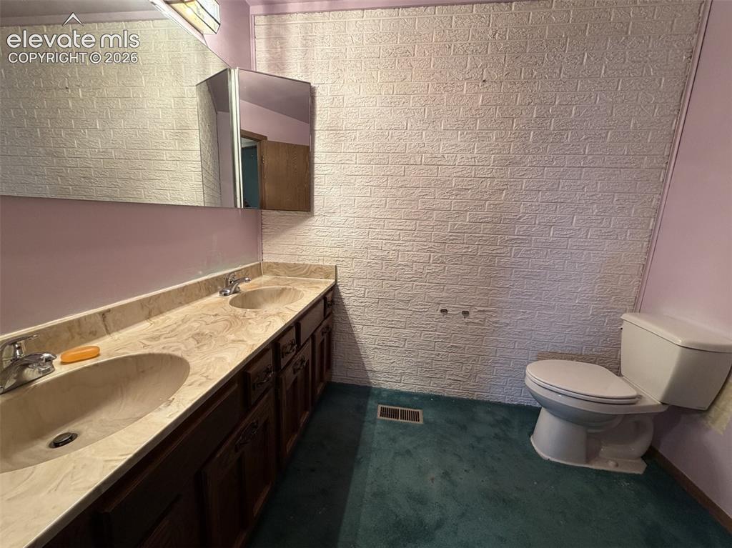 438 Lakewood Circle Colorado Springs CO 80910