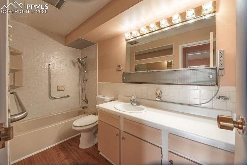 411 Lakewood Circle Colorado Springs CO 80910