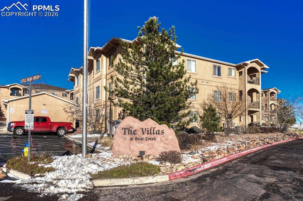 1695 Little Bear Creek Point Colorado Springs CO 80904