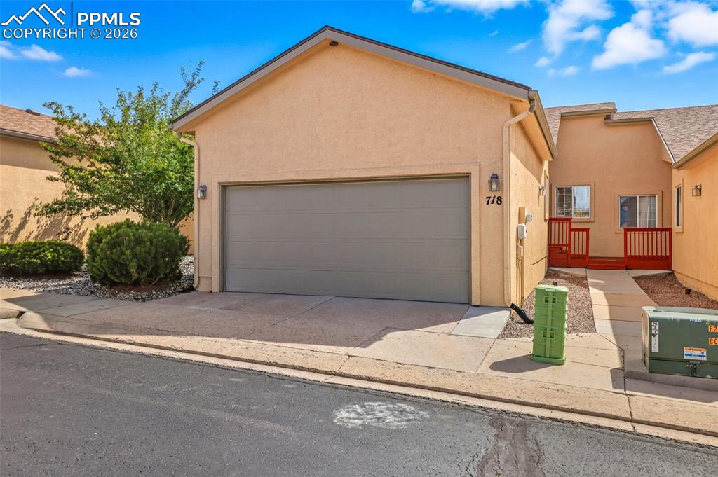718 Cima Vista Point Colorado Springs CO 80916