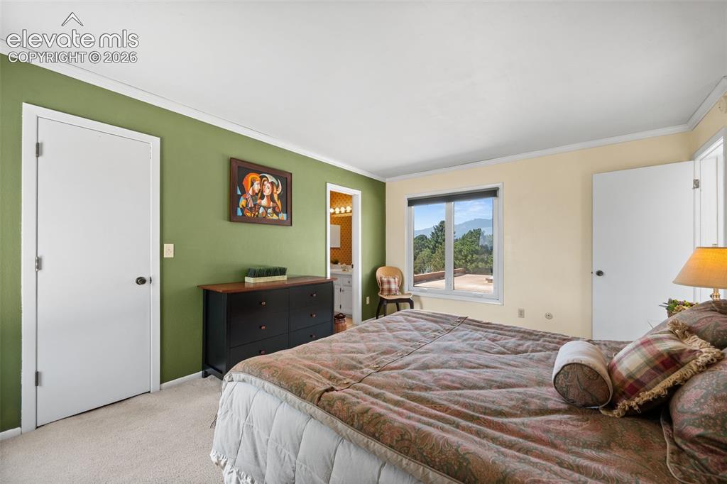 1032 Hill Circle Colorado Springs CO 80904