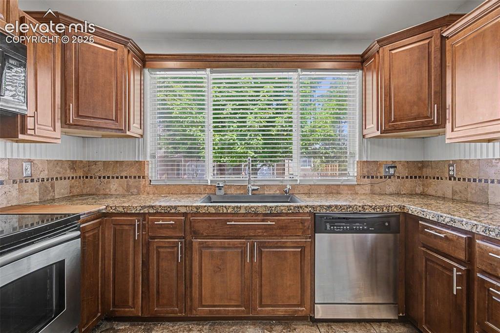 5305 Sunshade Point Colorado Springs CO 80923