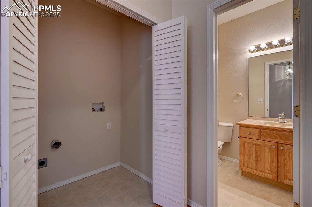 5536 Sonnet Heights Colorado Springs CO 80918