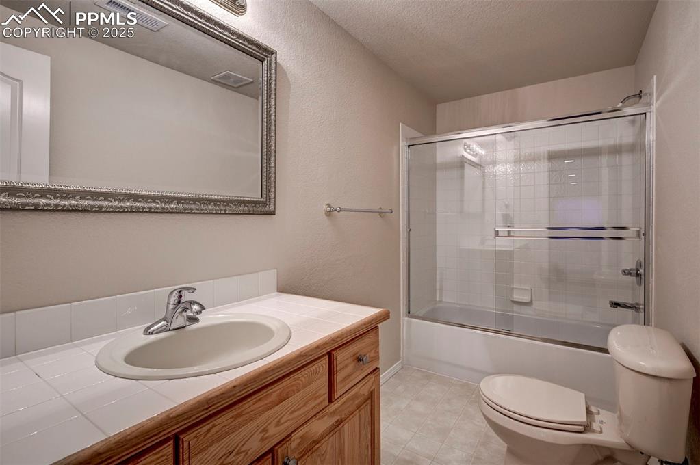5536 Sonnet Heights Colorado Springs CO 80918