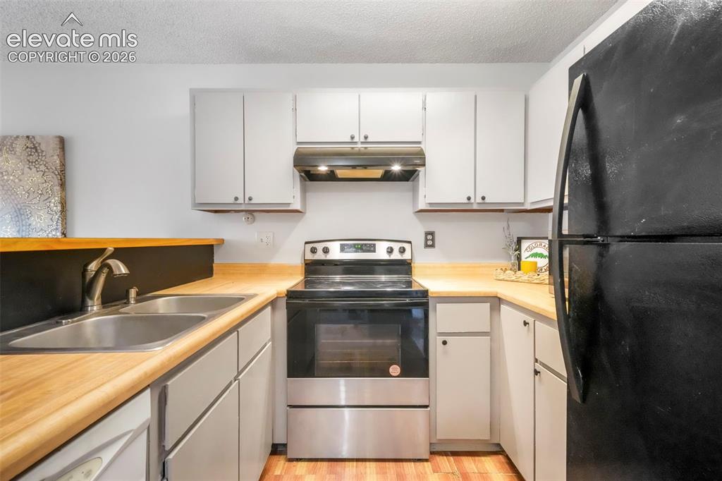 2015 Erin Loop Colorado Springs CO 80918