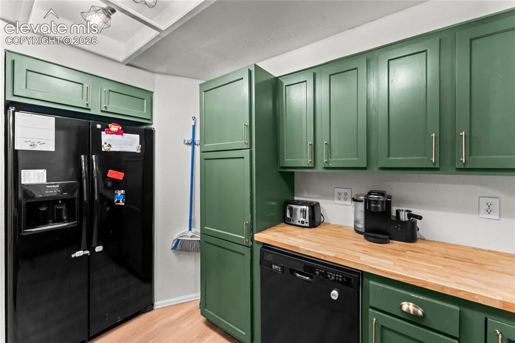 2013 Sussex Lane Colorado Springs CO 80909