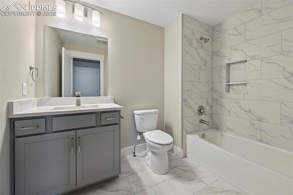 5950 Eagle Glen View Colorado Springs CO 80919