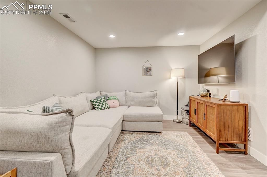 5950 Eagle Glen View Colorado Springs CO 80919