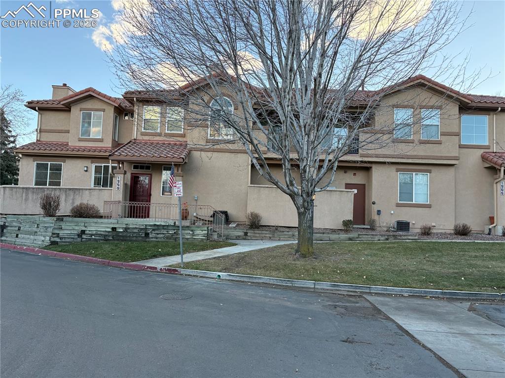 1559 Courtyard Heights Colorado Springs CO 80906