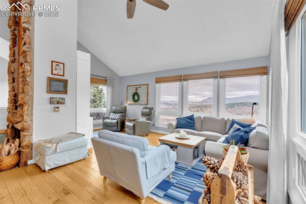 4452 Sentinel Rock Larkspur CO 80118