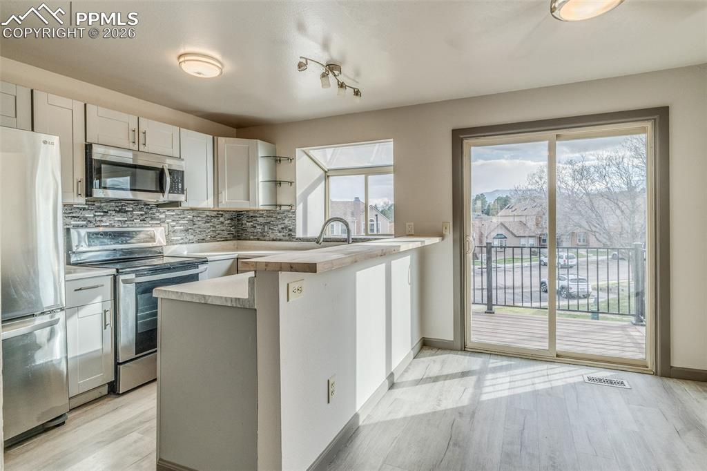 6816 Ravencrest Drive Colorado Springs CO 80919