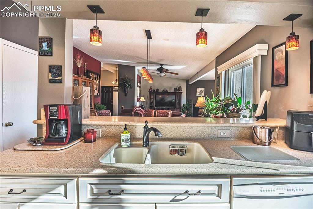 1126 Fontmore Road Colorado Springs CO 80904