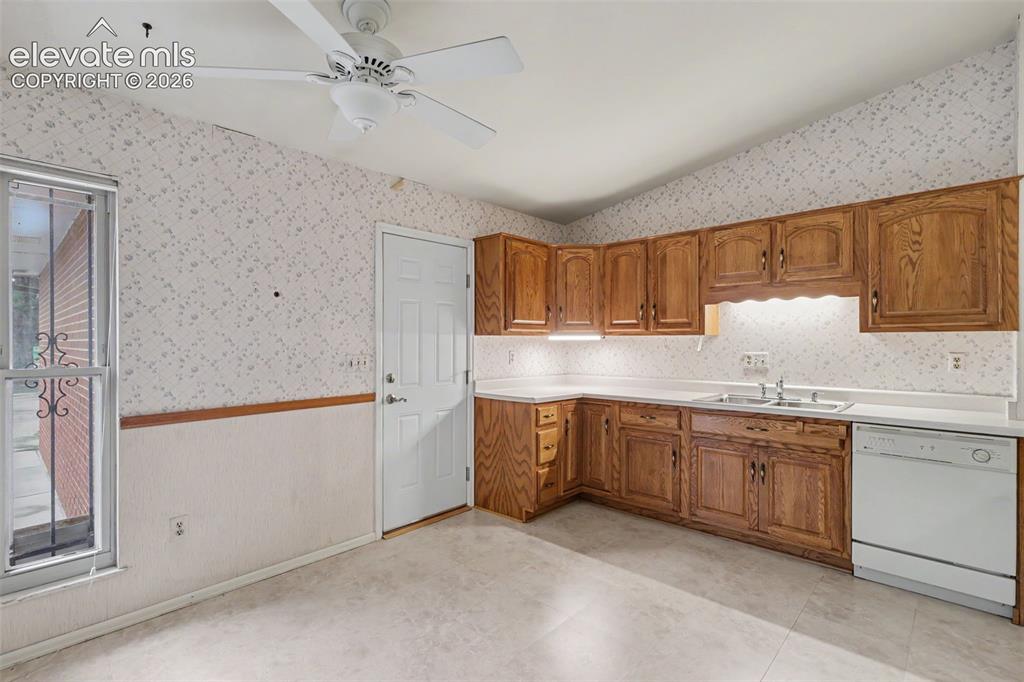 538 Lakewood Circle Colorado Springs CO 80910