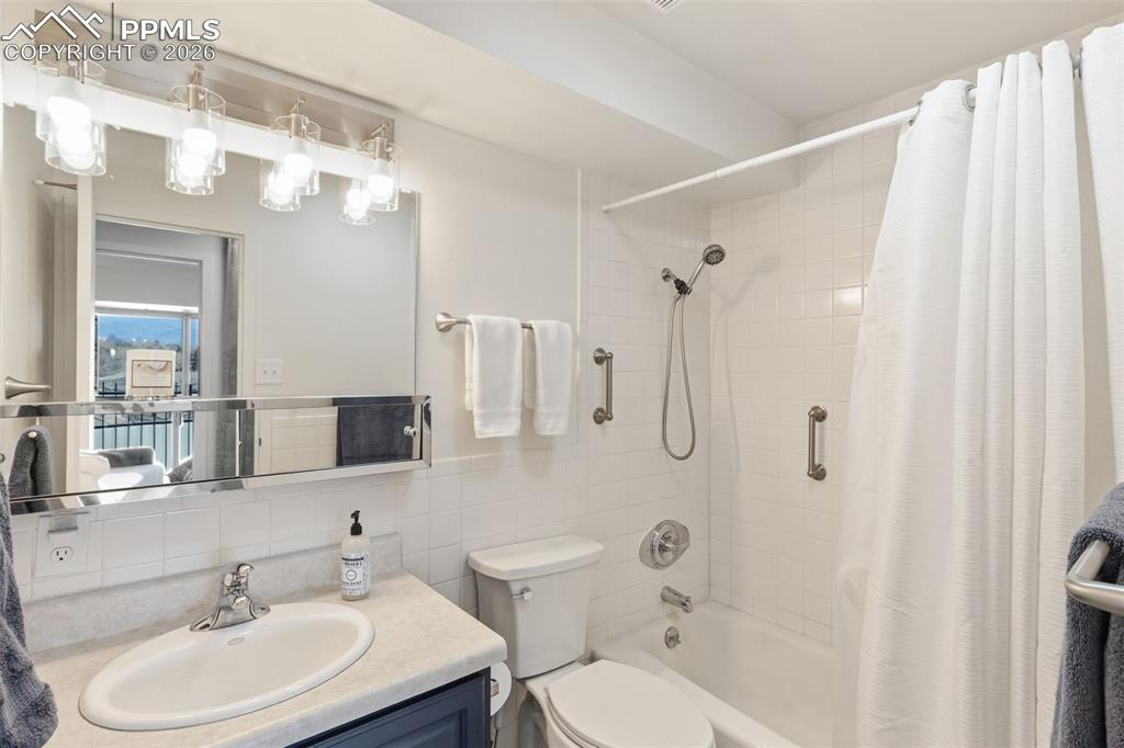 411 Lakewood Circle Colorado Springs CO 80910