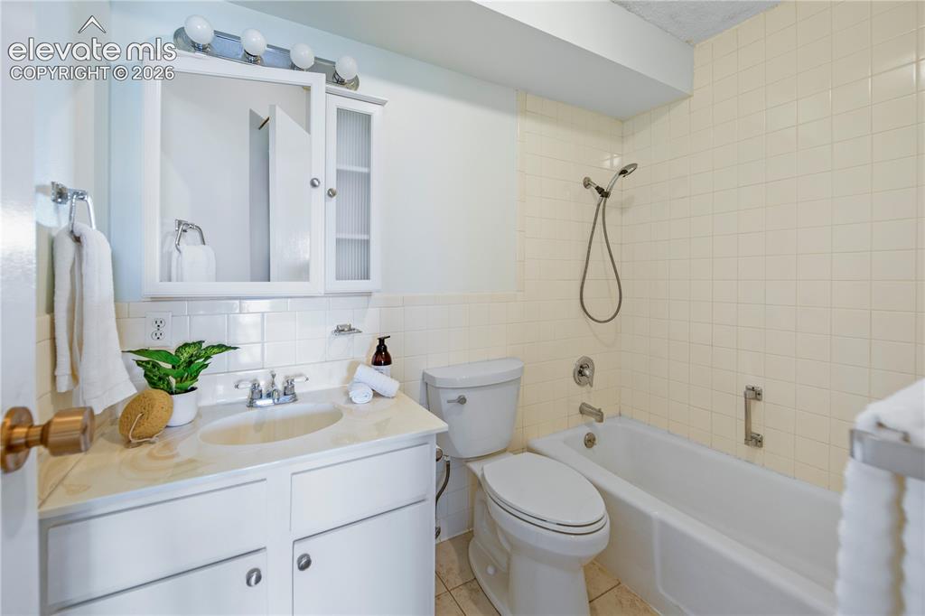 411 Lakewood Circle Colorado Springs CO 80910