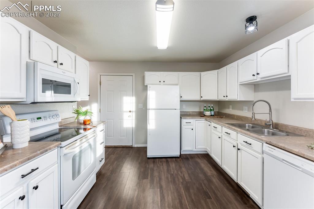 672 Cima Vista Point Colorado Springs CO 80916