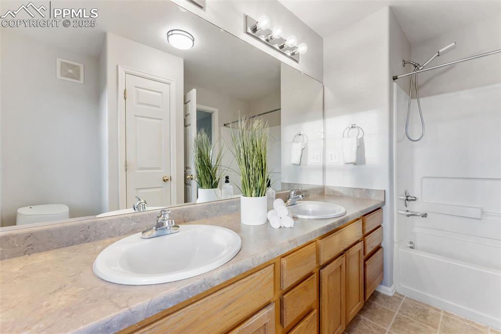 672 Cima Vista Point Colorado Springs CO 80916
